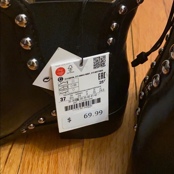 NWT Zara leather booties with studs! - Picture 4 of 8